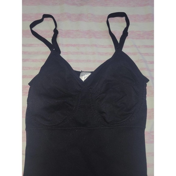 Shapewear size medium - Picture 3 of 5